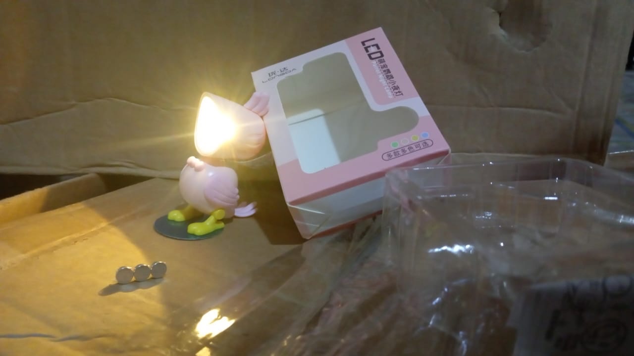Magnetic Parrot Shape Night lamp (Battery Included / 1 Pc) Magnetic Parrot Shape Night lamp (Battery Included / 1 Pc)